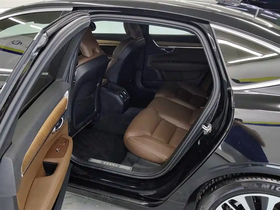 Volvo S90 — фото 11