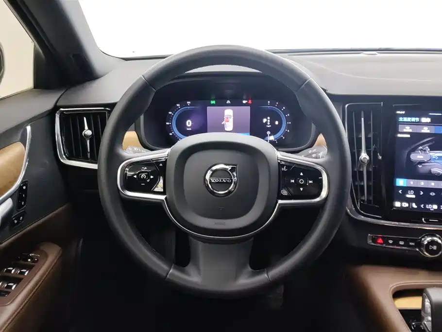 Volvo S90 — фото 15