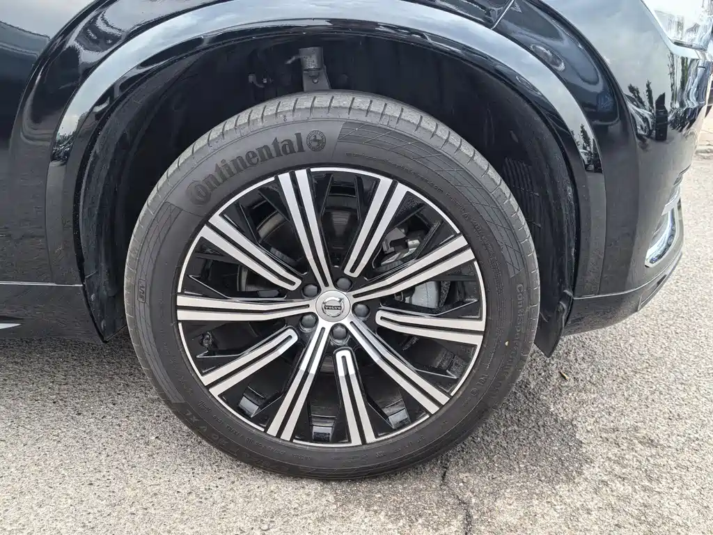 Volvo XC90 — фото 24