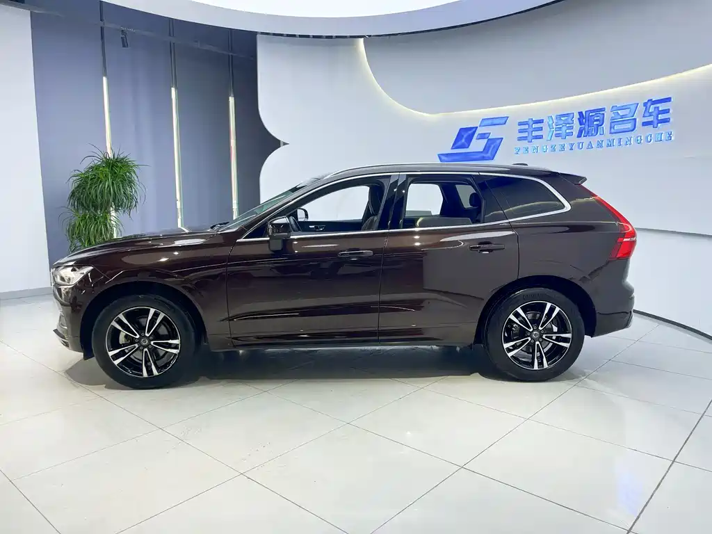 Volvo XC60 — фото 2