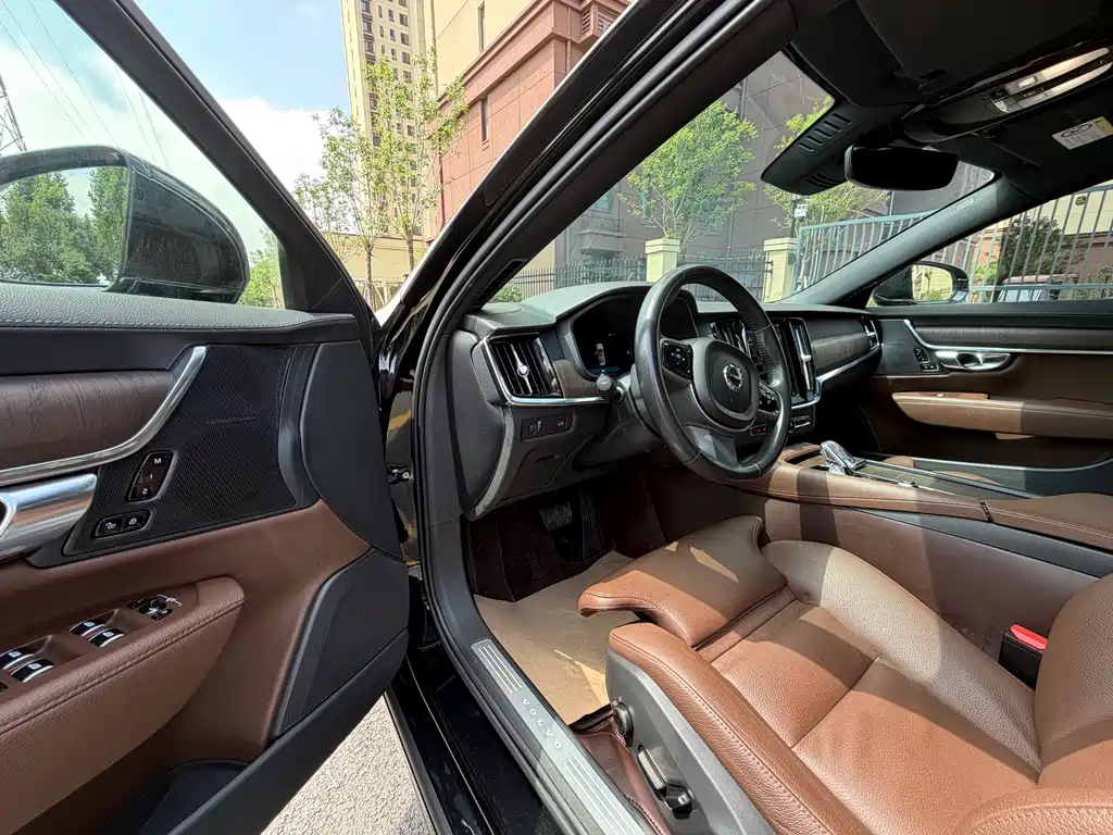 Volvo S90 — фото 4
