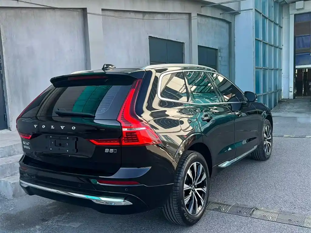 Volvo XC60 — фото 6