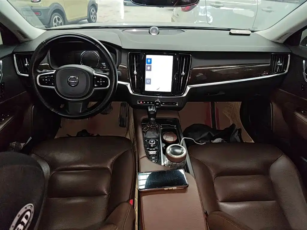 Volvo S90 — фото 10