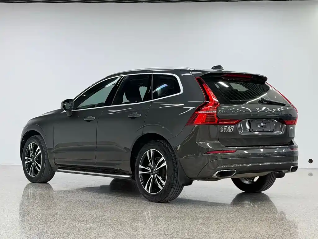 Volvo XC60 — фото 3