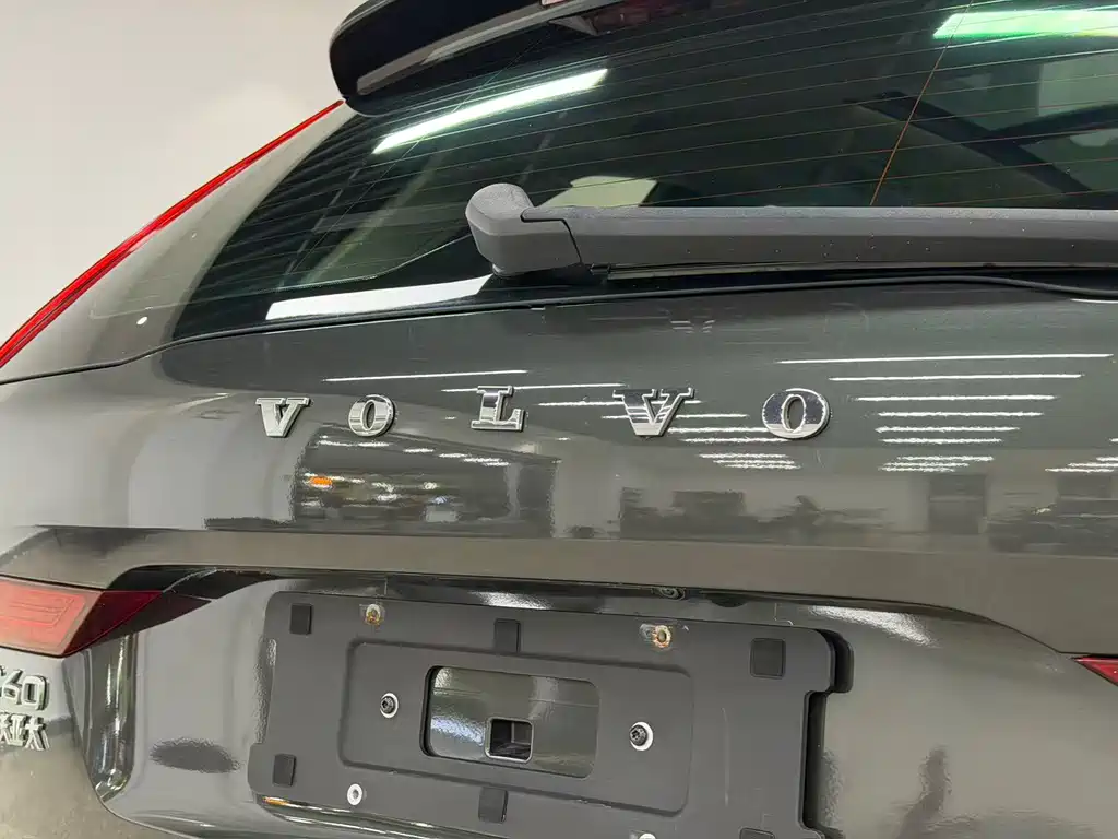 Volvo XC60 — фото 25