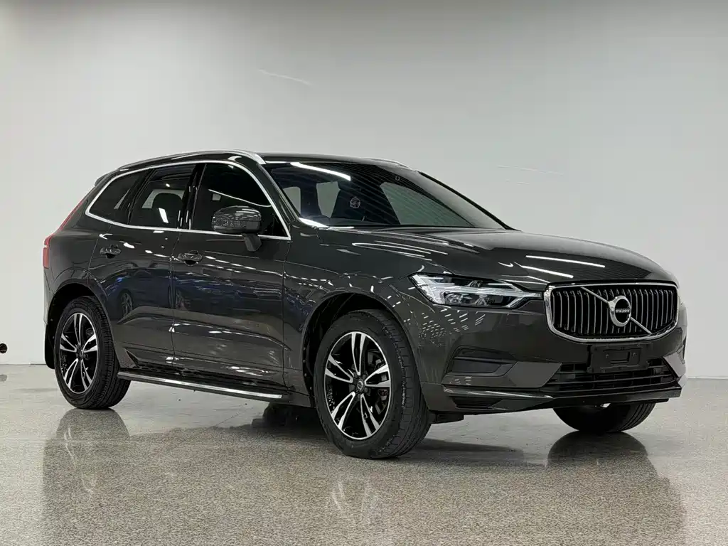 Volvo XC60 — фото 6