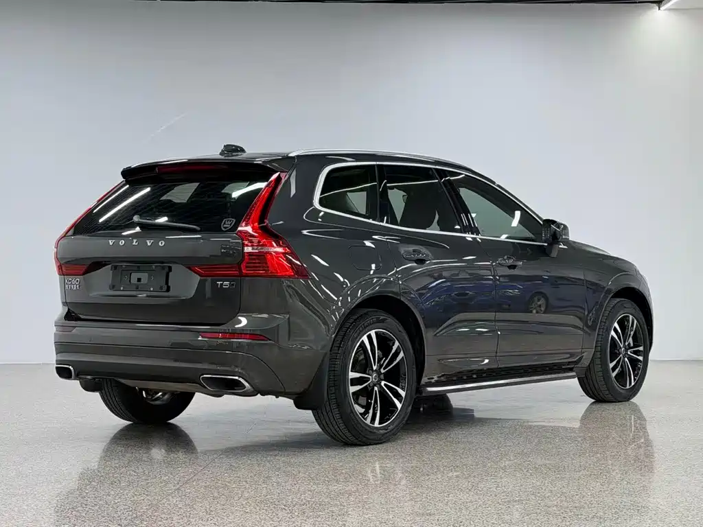 Volvo XC60 — фото 7
