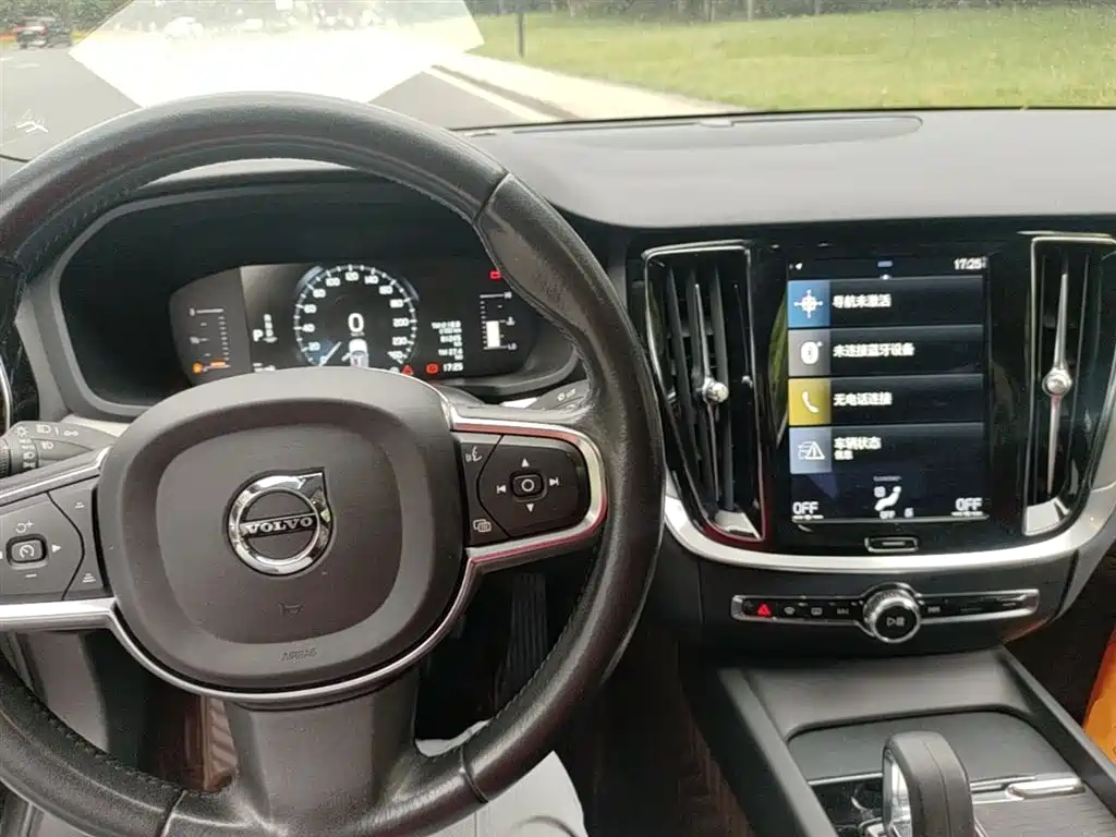 Volvo S60 — фото 10