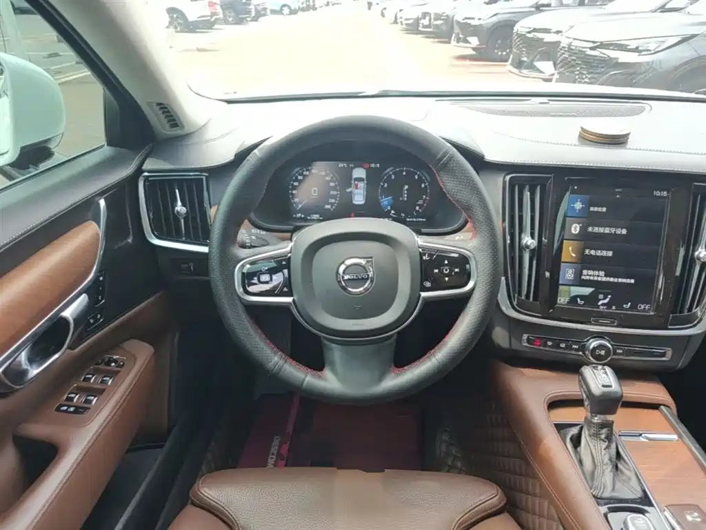 Volvo S90 — фото 11
