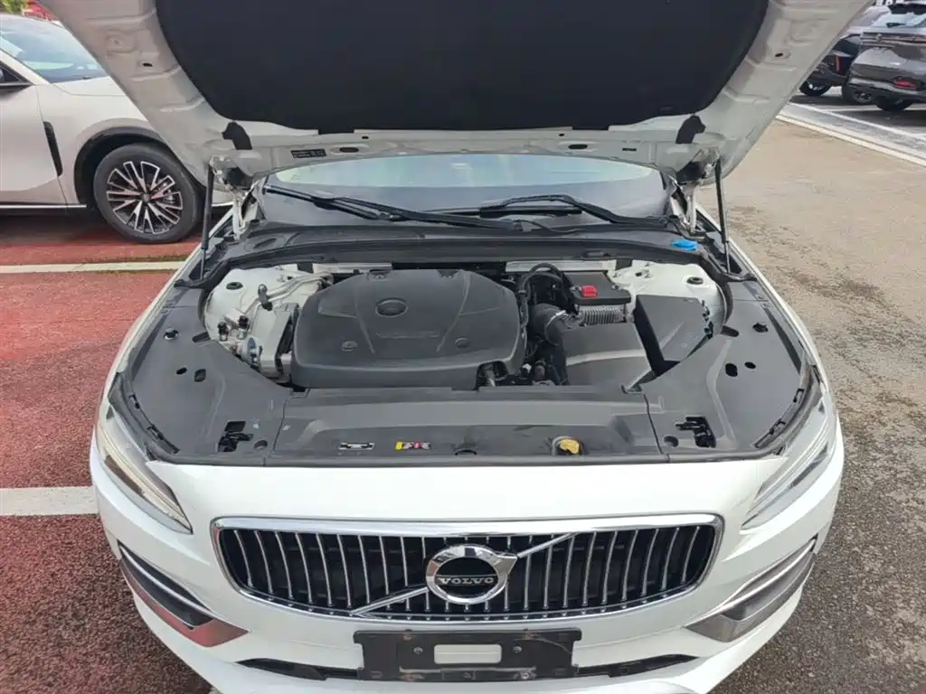 Volvo S90 — фото 20