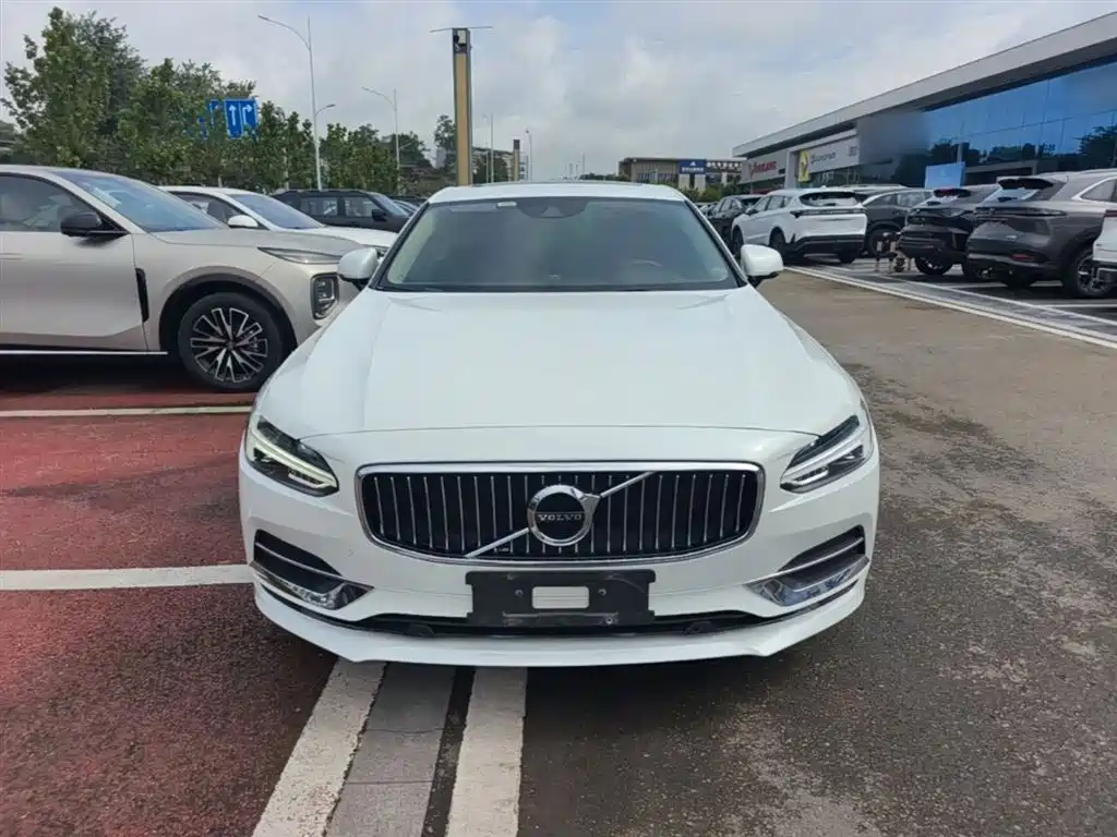 Volvo S90 — фото 3