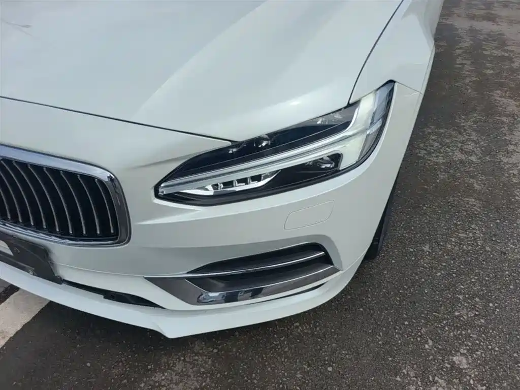 Volvo S90 — фото 24