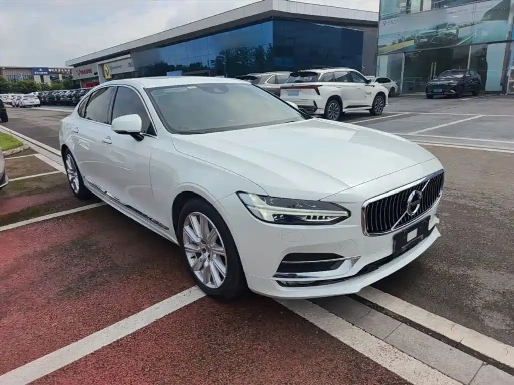 Volvo S90 — фото 4