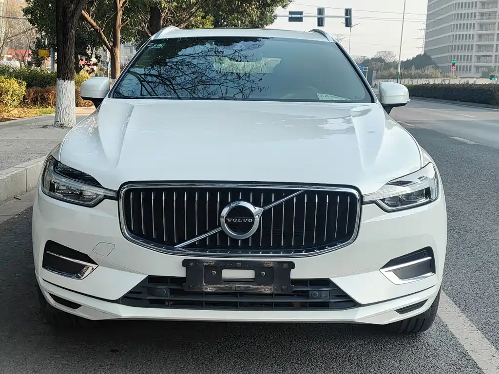 Volvo XC60 — фото 2