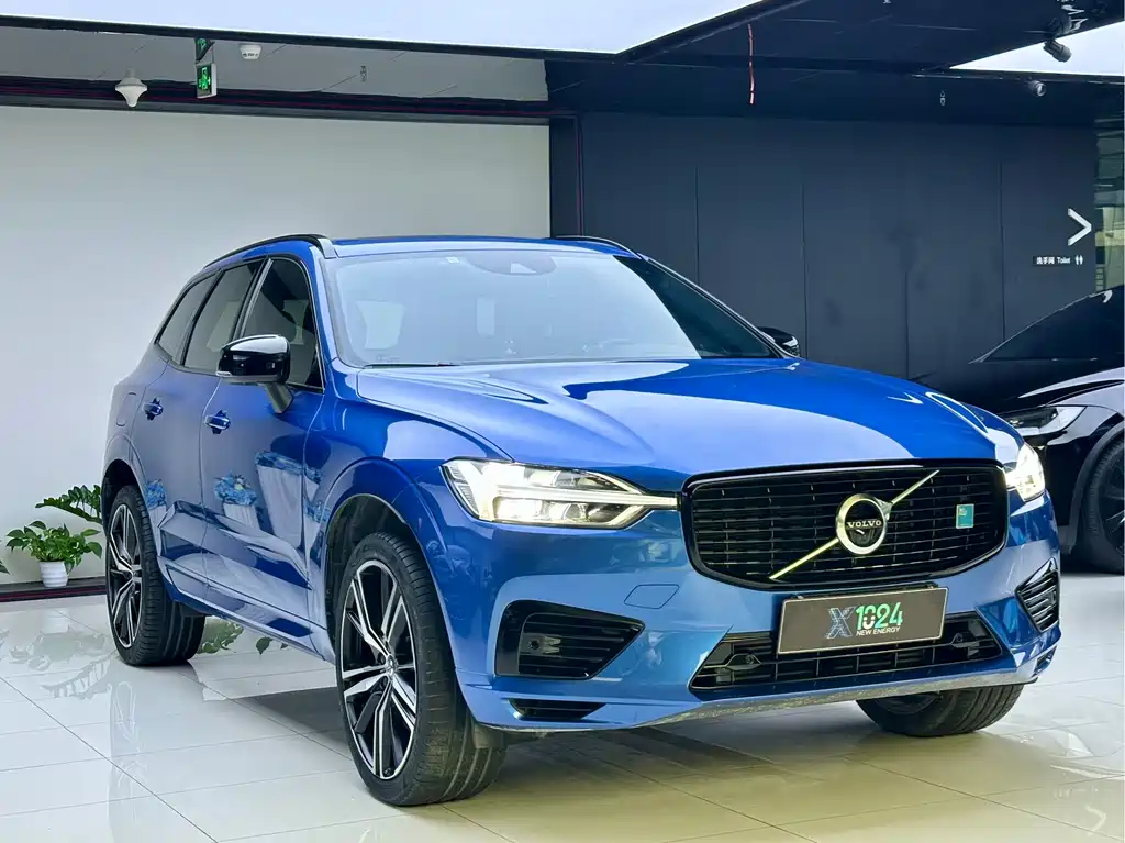 Volvo XC60 PHEV — фото 3