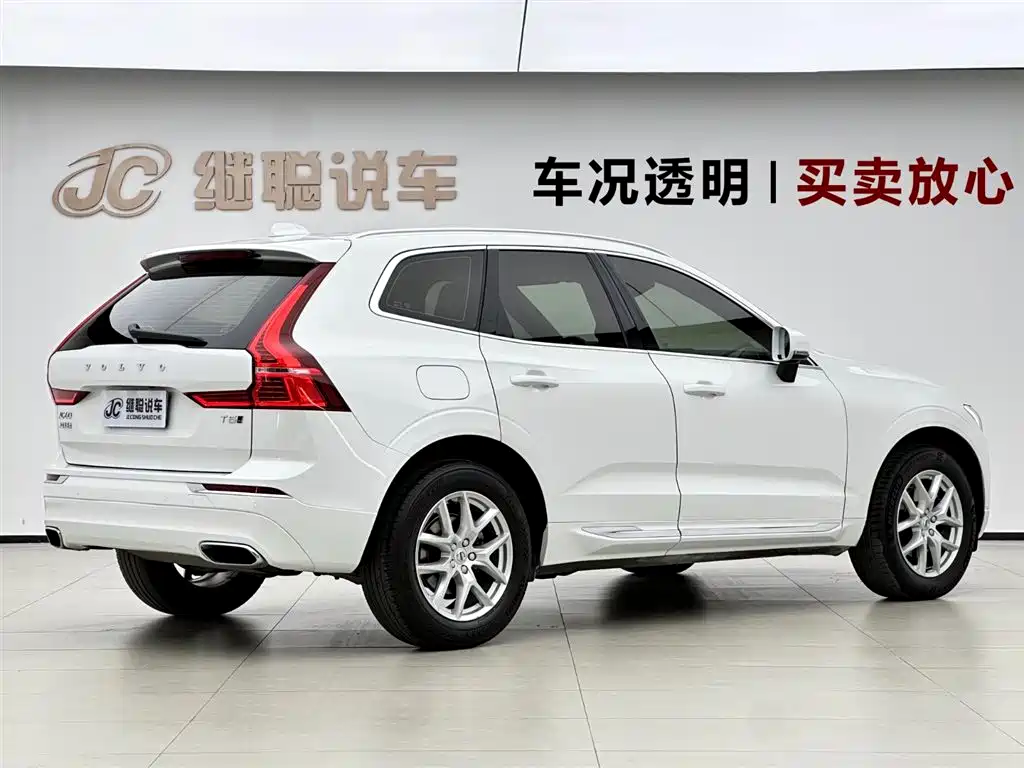 Volvo XC60 — фото 5