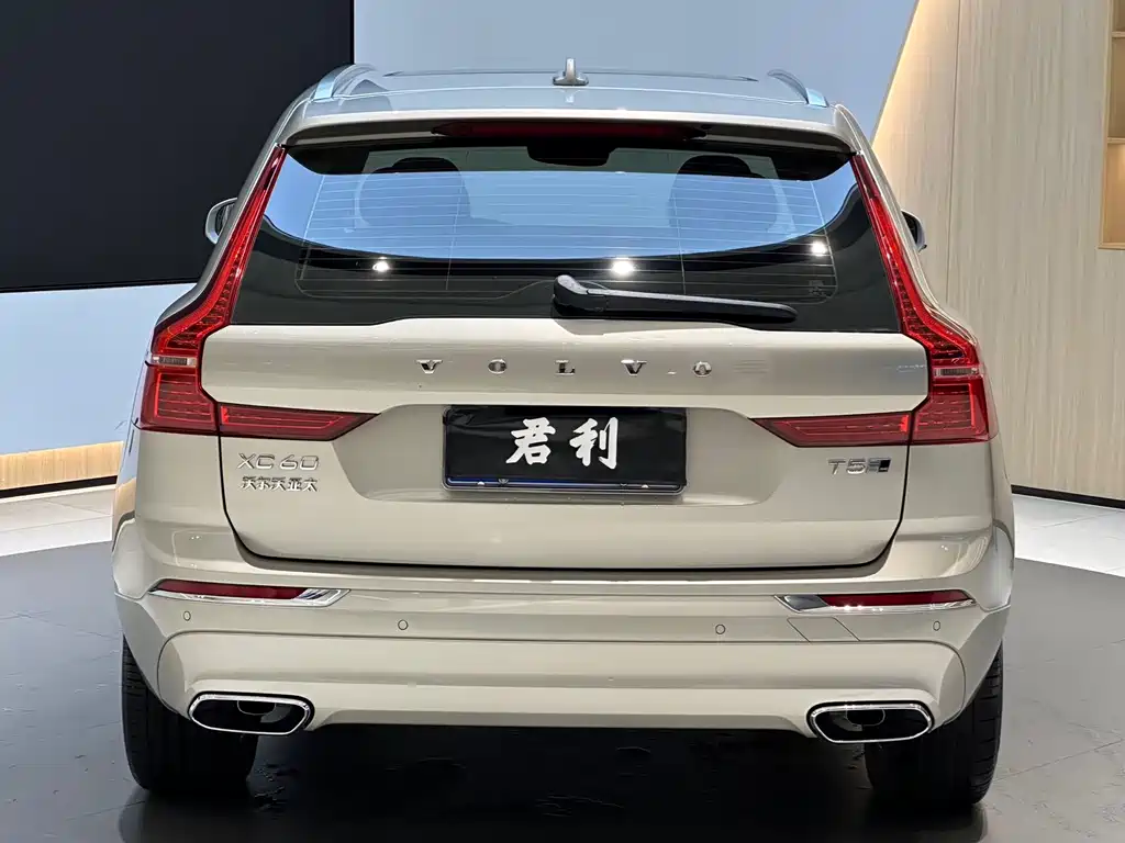 Volvo XC60 — фото 4
