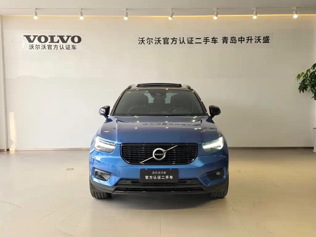 Volvo XC40 — фото 2
