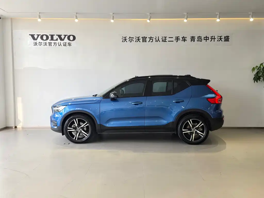 Volvo XC40 — фото 3
