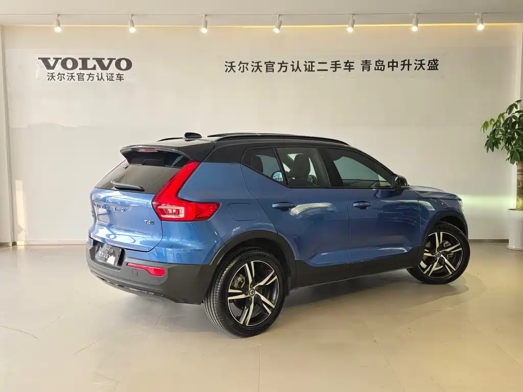 Volvo XC40 — фото 5