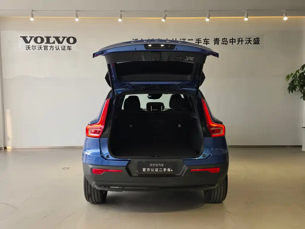Volvo XC40 — фото 7