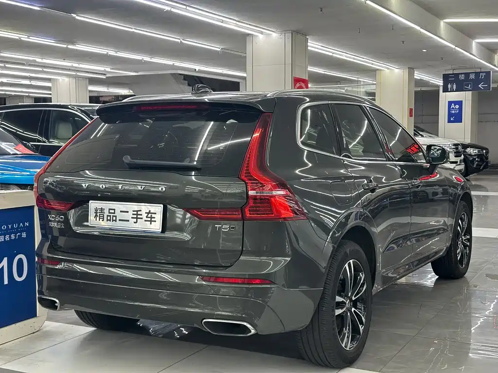 Volvo XC60 — фото 9