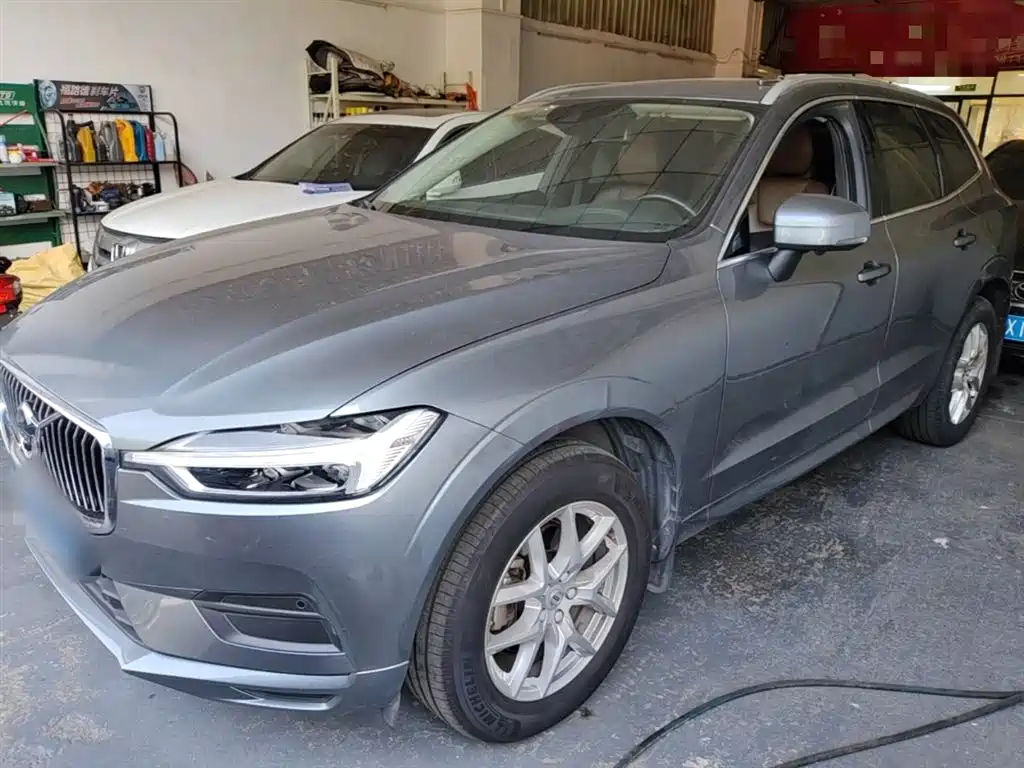 Volvo XC60 — фото 2