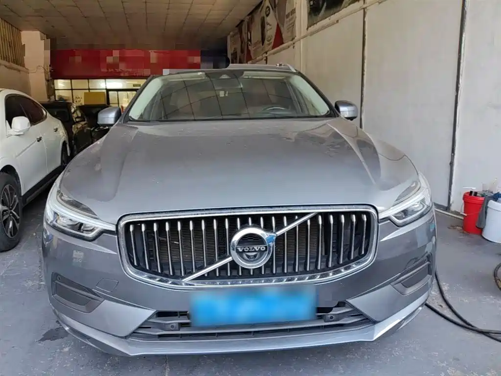 Volvo XC60 — фото 3