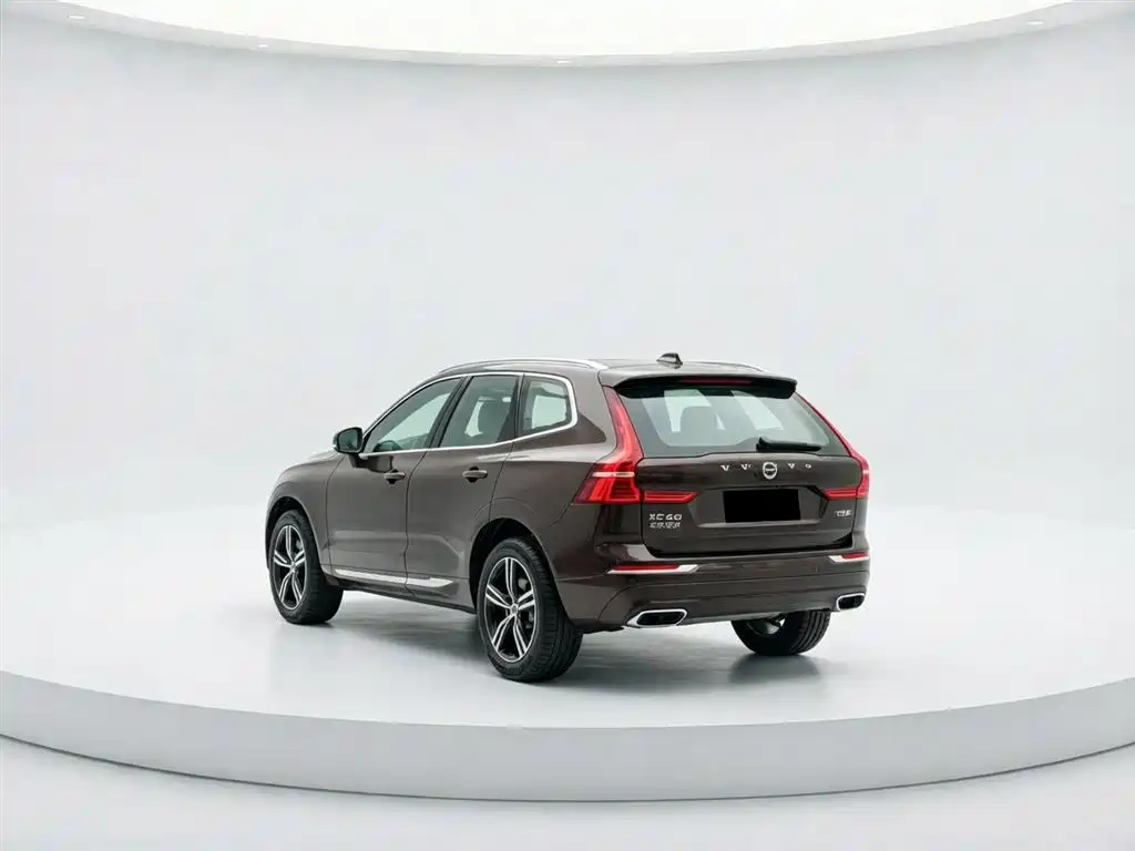 Volvo XC60 — фото 4