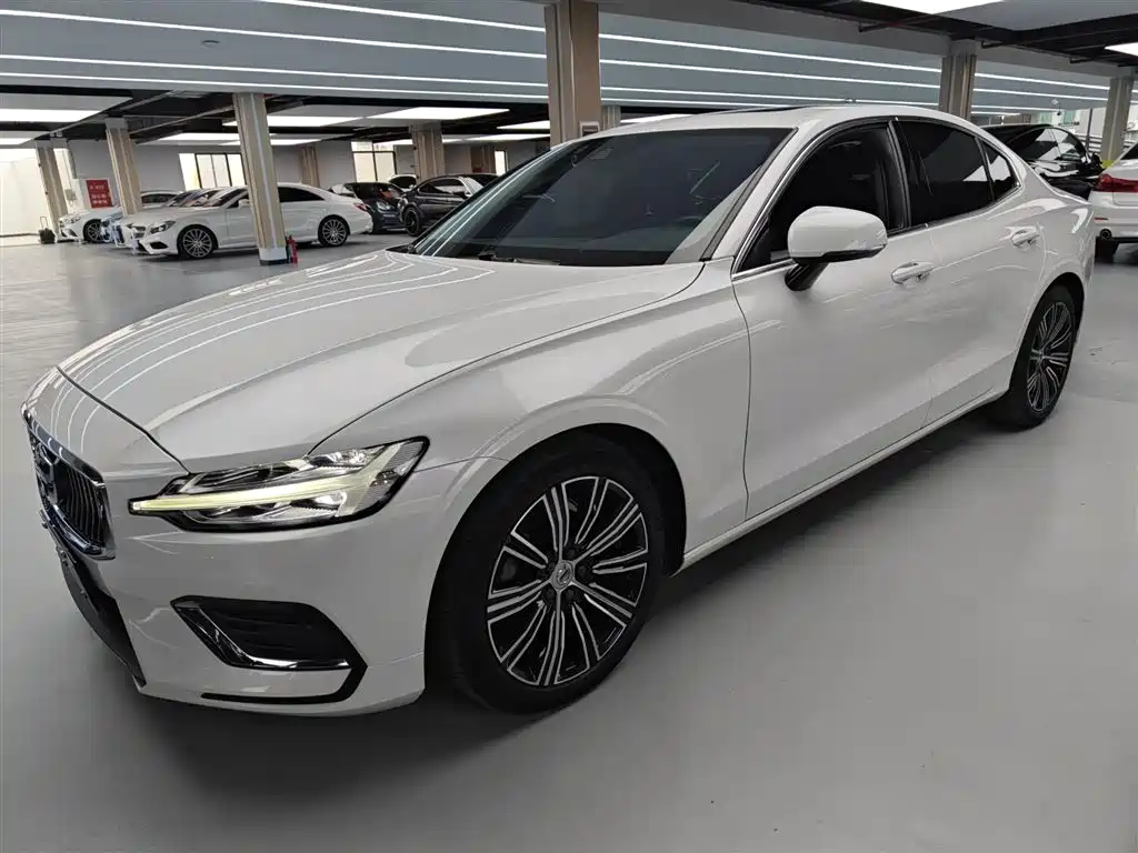 Volvo S60 — фото 2