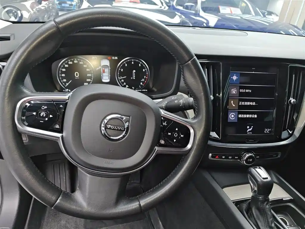 Volvo S60 — фото 11