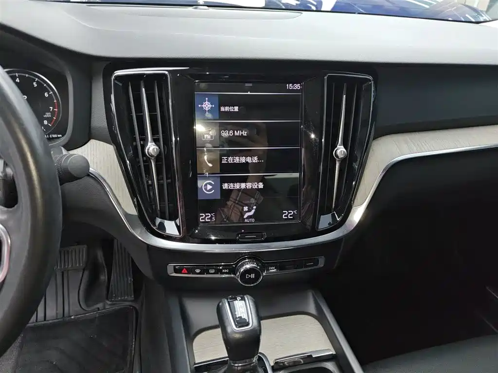 Volvo S60 — фото 13