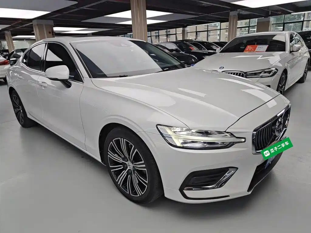 Volvo S60 — фото 4
