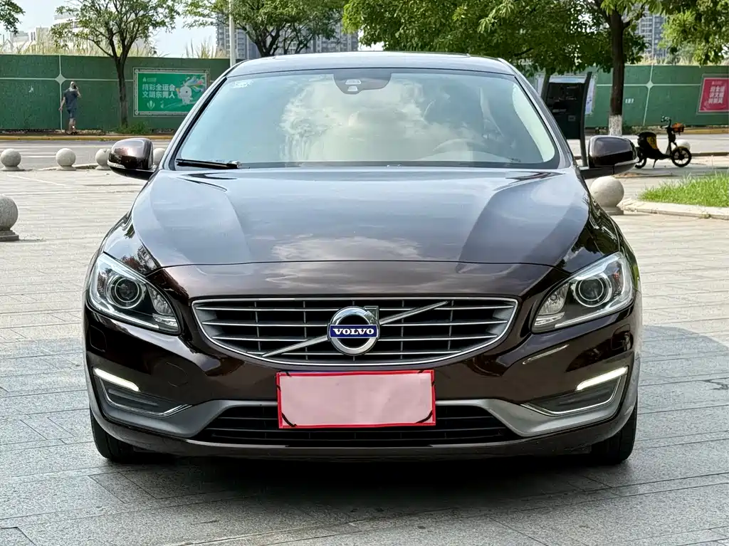 Volvo S60 — фото 2