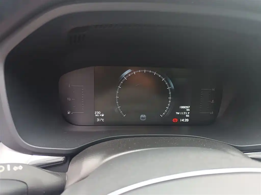 Volvo XC60 — фото 4