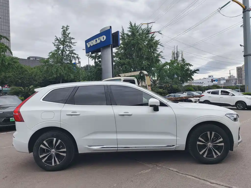 Volvo XC60 — фото 14