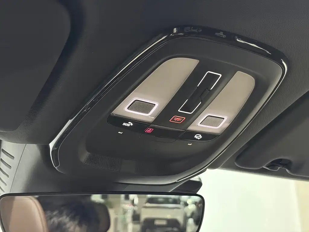 Volvo XC60 PHEV — фото 20