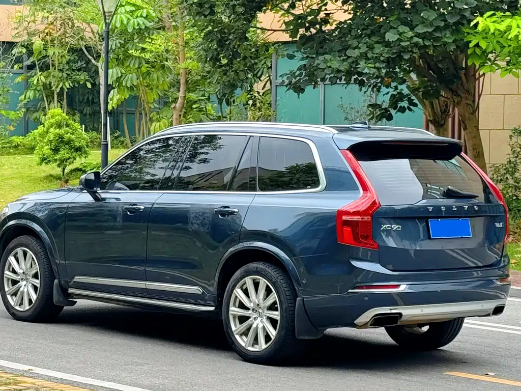 Volvo XC90 — фото 4