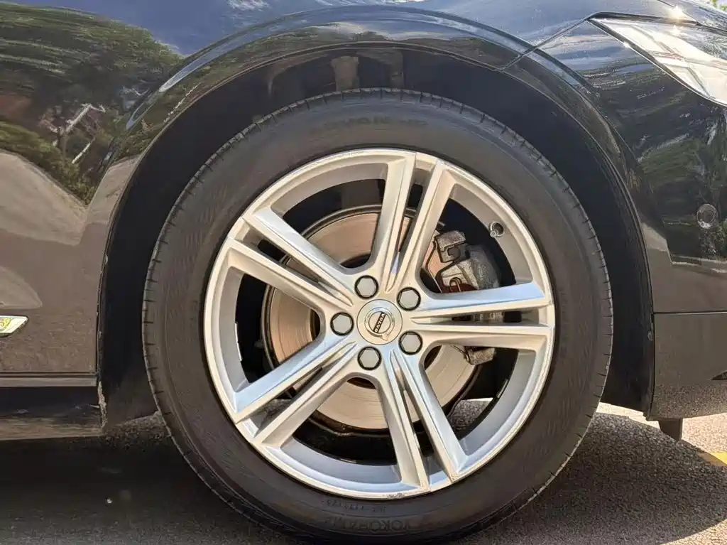 Volvo S90 — фото 4