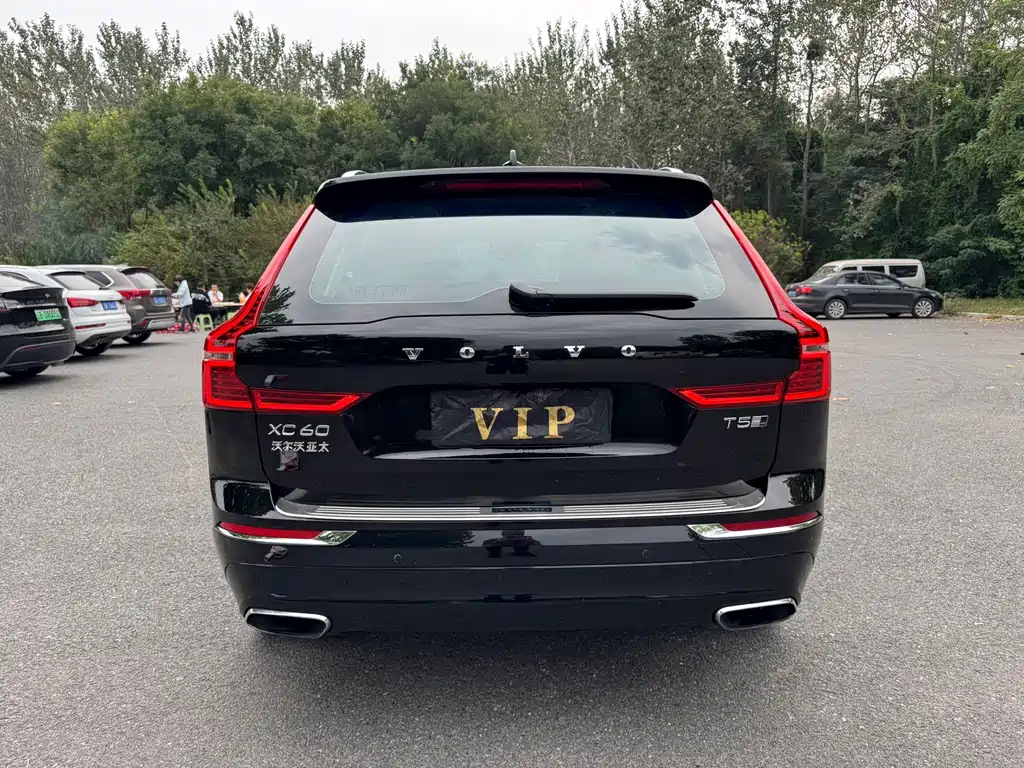 Volvo XC60 — фото 28
