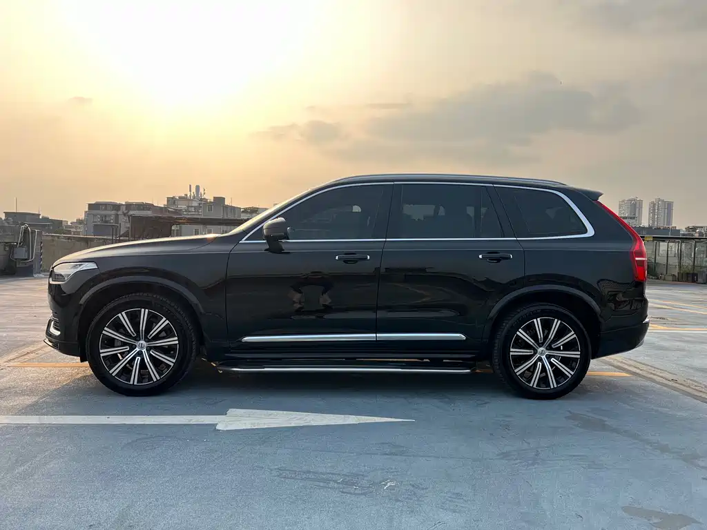 Volvo XC90 — фото 7