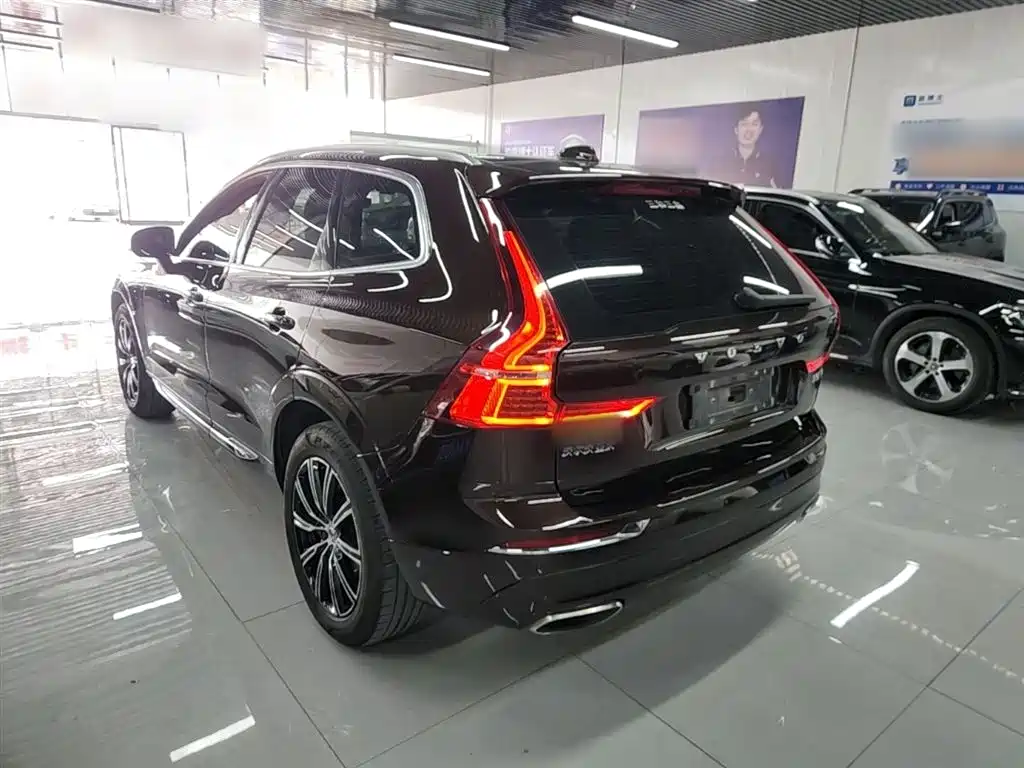Volvo XC60 — фото 5