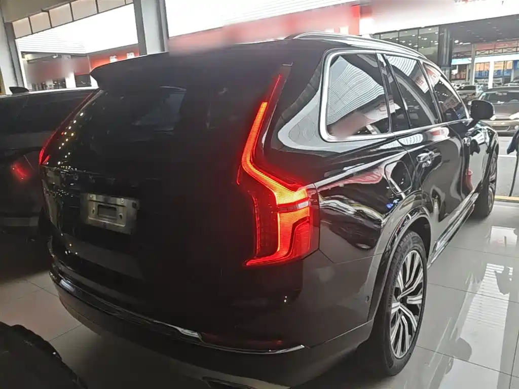 Volvo XC90 — фото 7