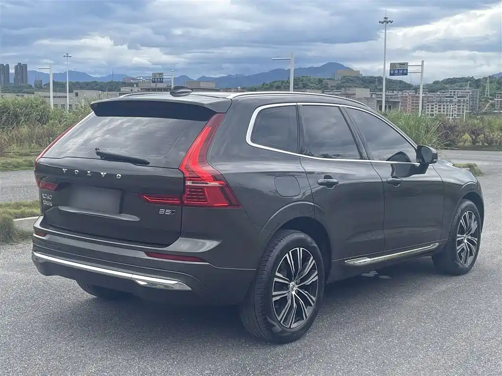 Volvo XC60 — фото 7