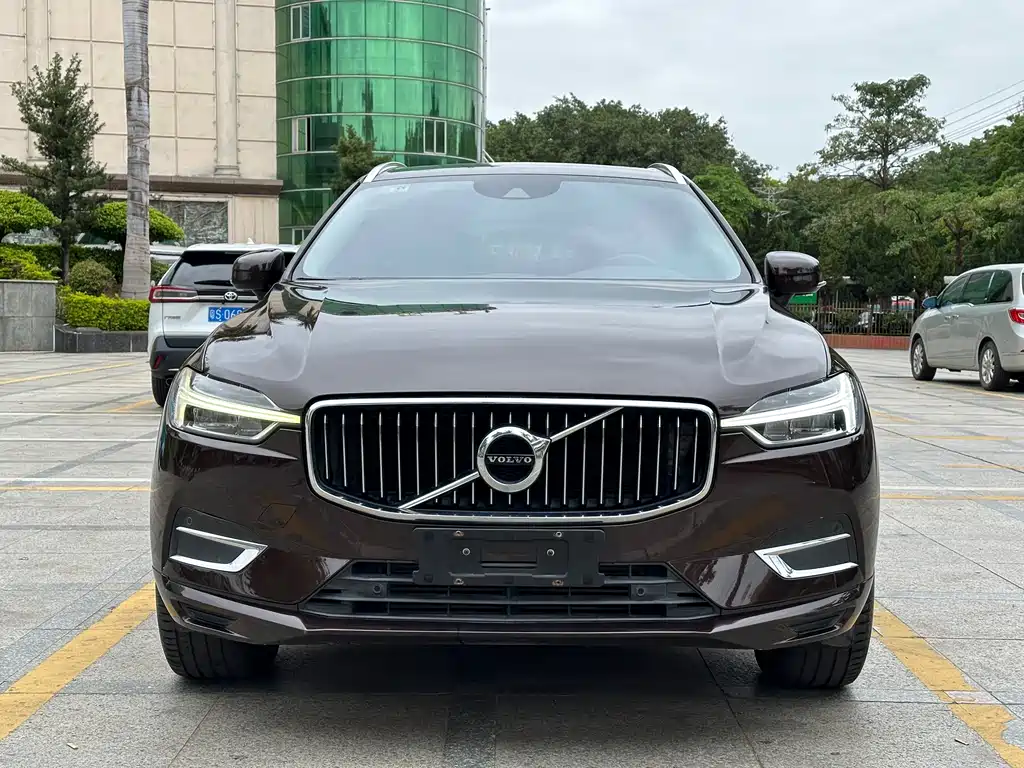 Volvo XC60 — фото 2