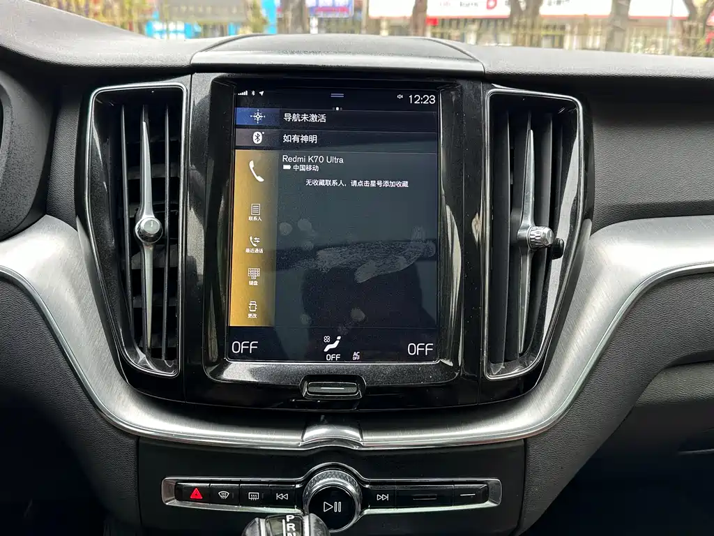 Volvo XC60 — фото 17
