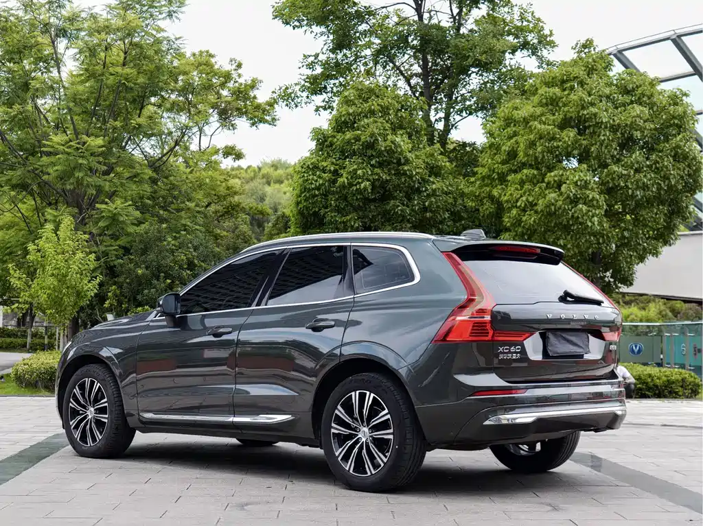 Volvo XC60 — фото 4