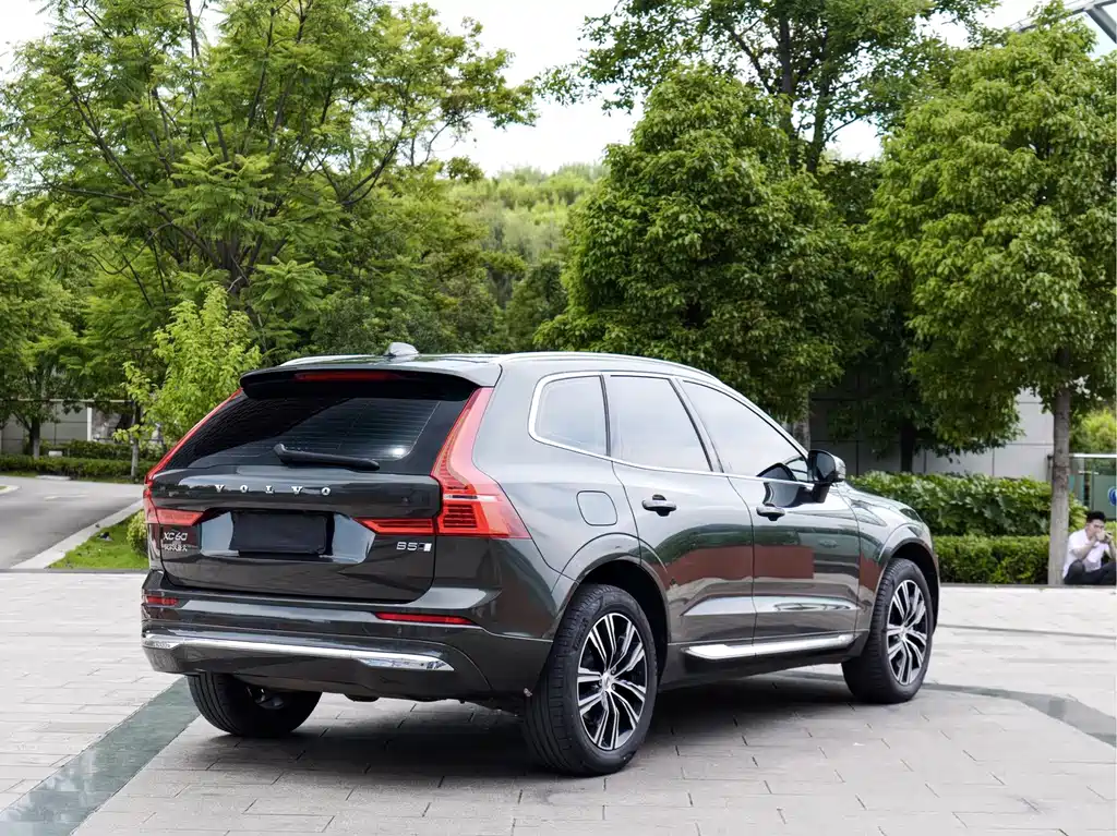 Volvo XC60 — фото 6