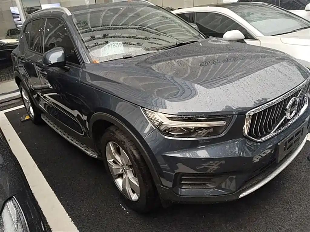 Volvo XC40 — фото 4