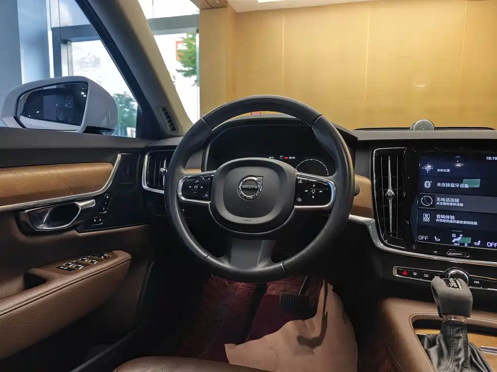 Volvo S90 — фото 15